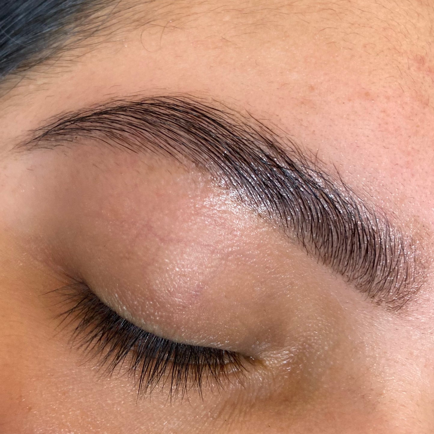 Laminación de cejas + cera
